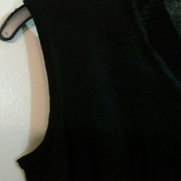 Black cold shoulder top - Picture 3 of 7